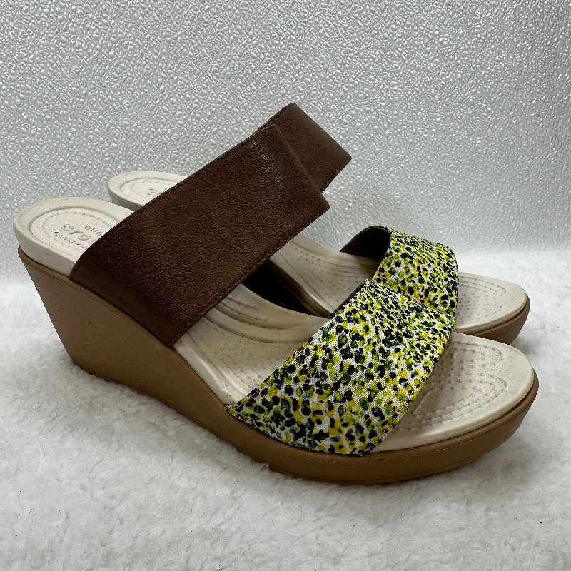 Sandals Heels Wedge By Crocs In Multi-colored, Size: 9