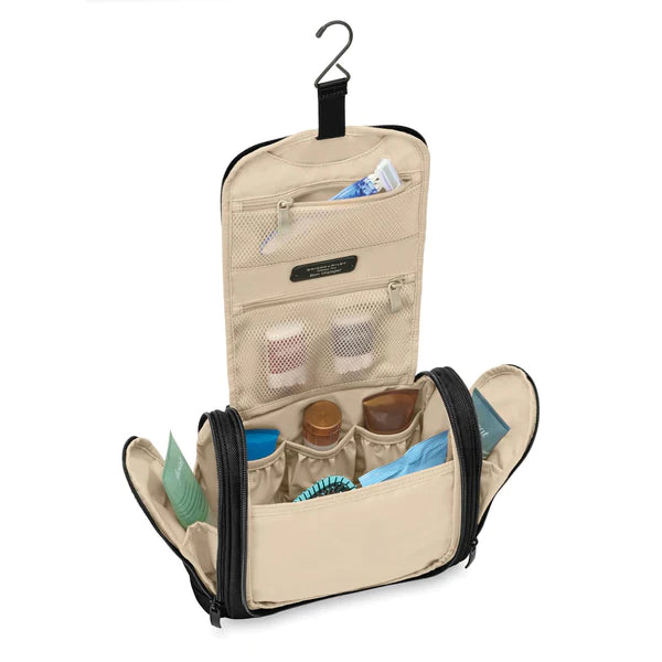 Expandable packing cubes sets in various sizes for organized suitcase packingBriggs & Riley Toiletry Hanging Kit BL120-4