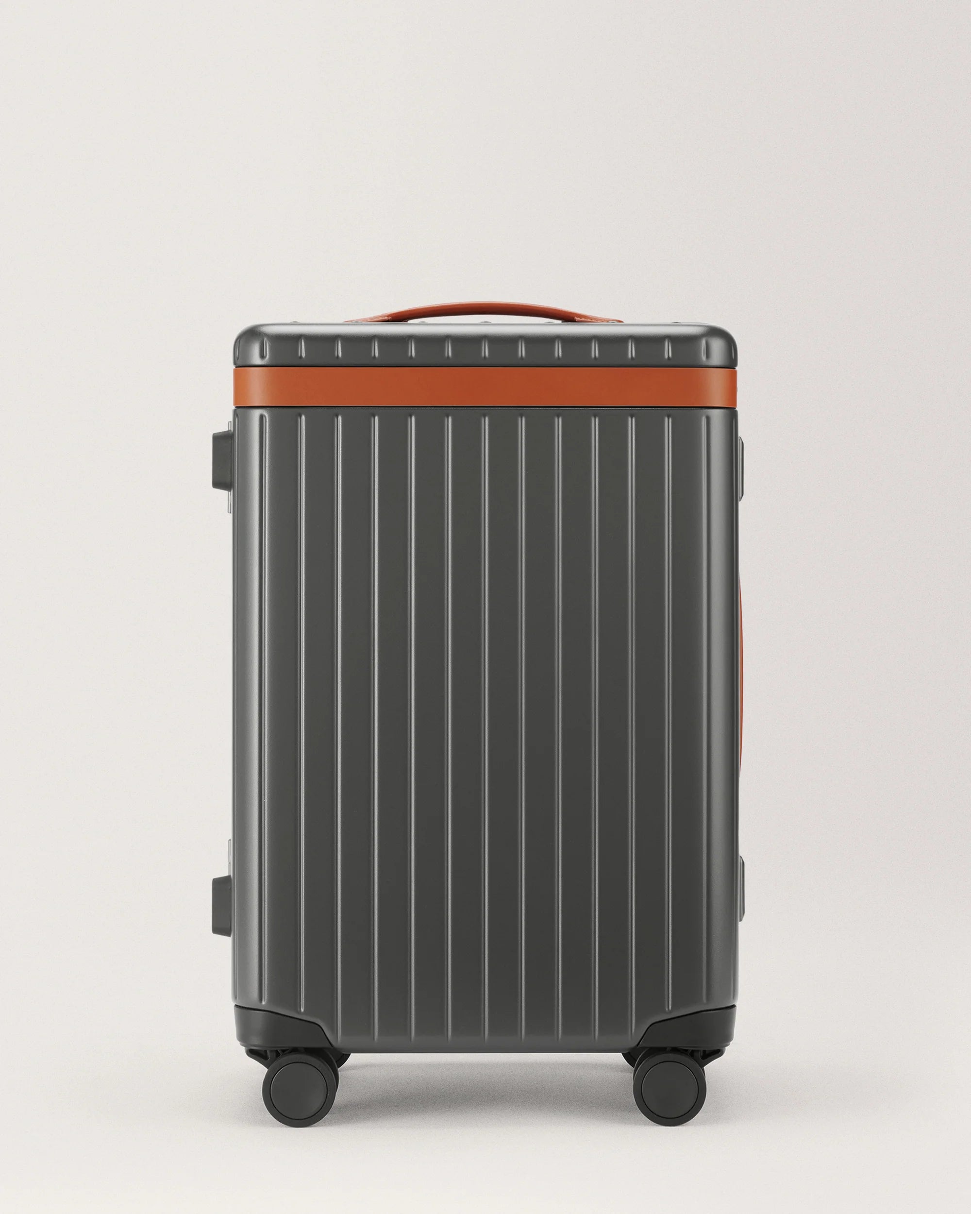 Portable shoe bags to keep footwear separate in suitcasesCarl Friedrik Hybrid The Carry-on
