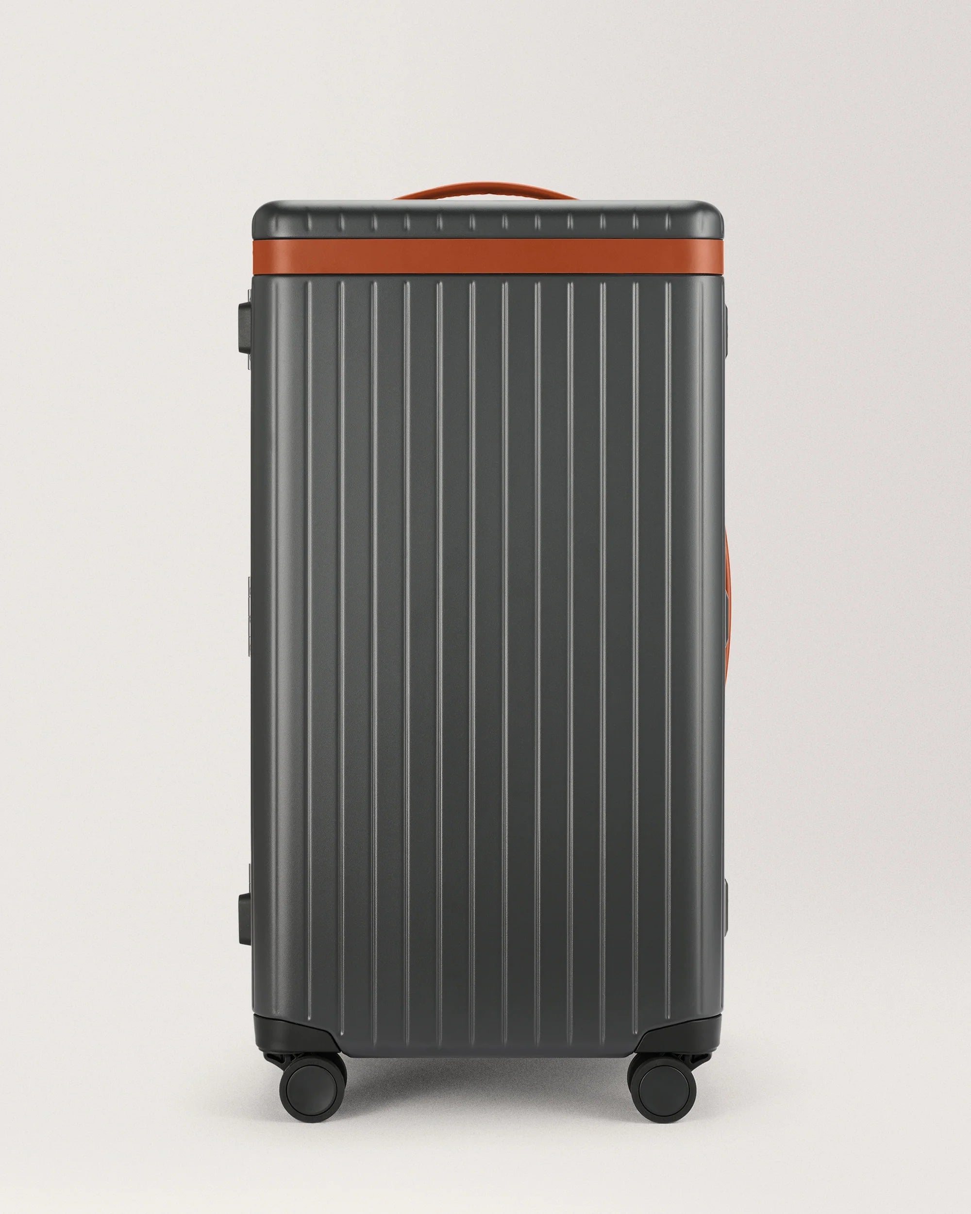 Portable shoe bags to keep footwear separate in suitcasesCarl Friedrik Hybrid Trunk