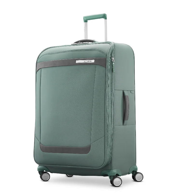 Travel garment hangers that are foldable for easy packingELEVATION™ PLUS SOFTSIDE LARGE EXPANDABLE SPINNER