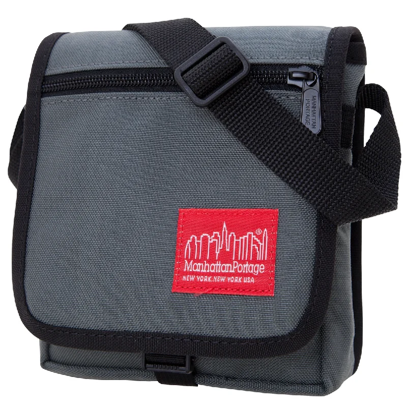 Leather luggage handles for a comfortable and stylish gripManhattan Portage East Village Bag Small Pouch
