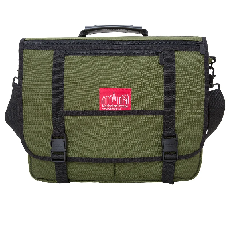 Magnetic luggage labels that can be easily changed or removedManhattan Portage The Wallstreeter With Back Zipper