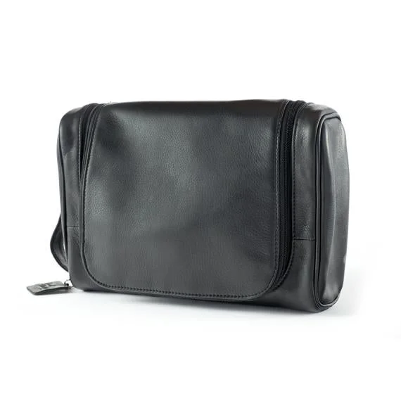Portable shoe bags to keep footwear separate in suitcasesOsgoode Marley Hanging Travel Kit