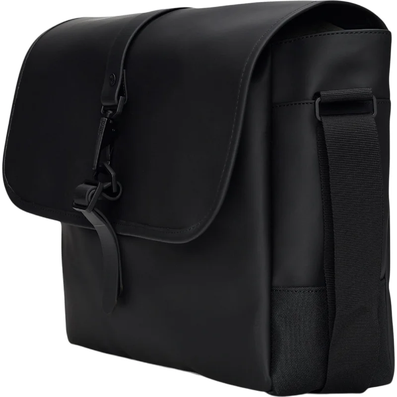 Luggage straps with buckle closures to secure overstuffed bagsRAINS Messenger Bag W3