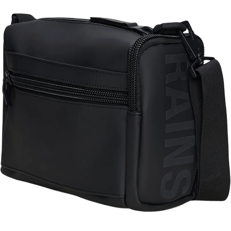 Charging station travel adapters with multiple USB ports for powering devices on the goRAINS Texel Crossbody Bag W3