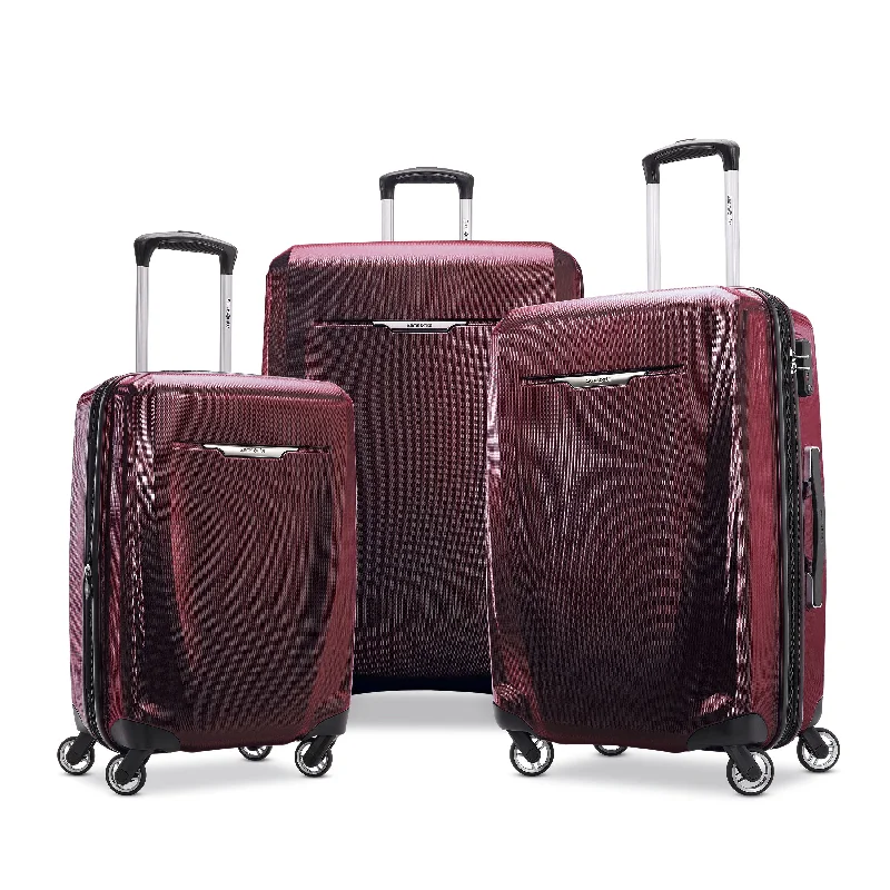 Luggage straps with buckle closures to secure overstuffed bagsWinfield 3 DLX 3 Piece Set (20"/24"/28") Spinner Luggage Sets