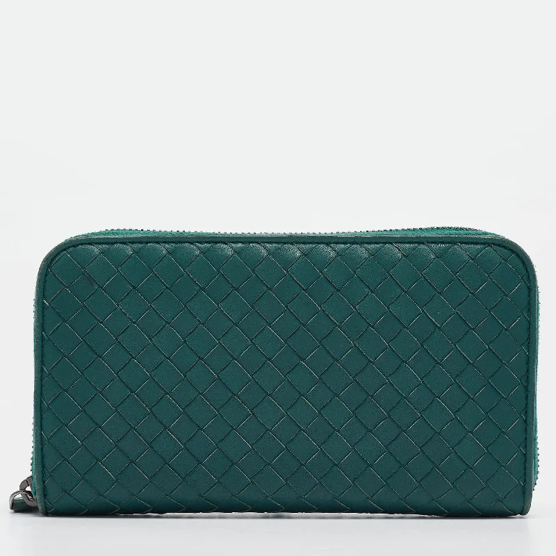How to choose the right money clipBottega Veneta Dark Green Intrecciato Leather Continental Wallet
