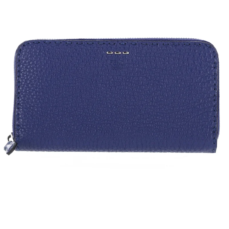 How to choose the right money clipFendi Zipped Wallet in Blue Leather