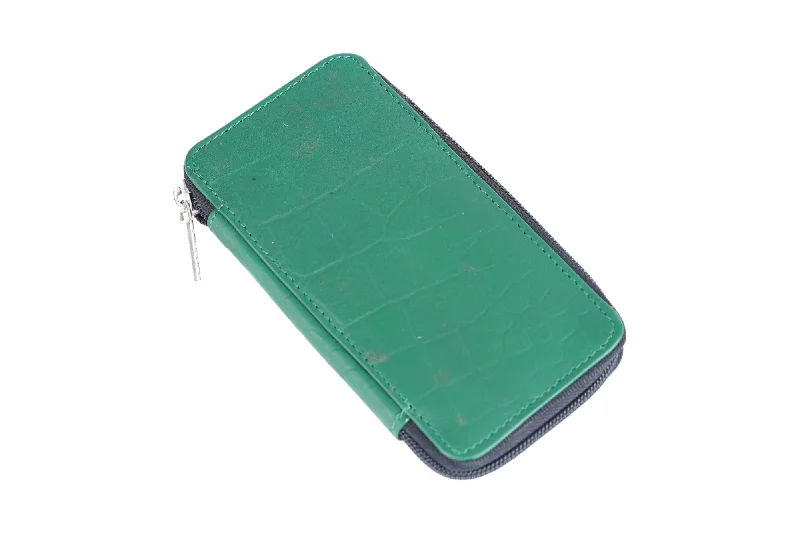 Money clips vs traditional walletsLeather key pouch with zip closure 96482