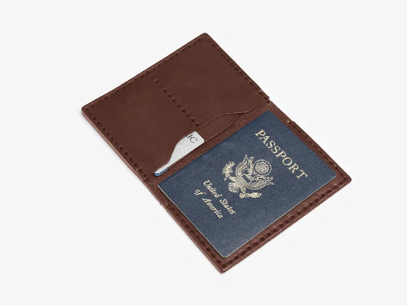 Top-rated money clips for everyday useNo. 153 Passport Wallet