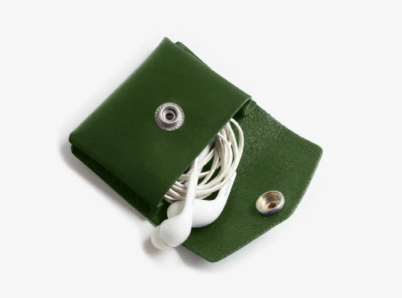 Money clips vs traditional walletsNo. 424 Coin Pouch