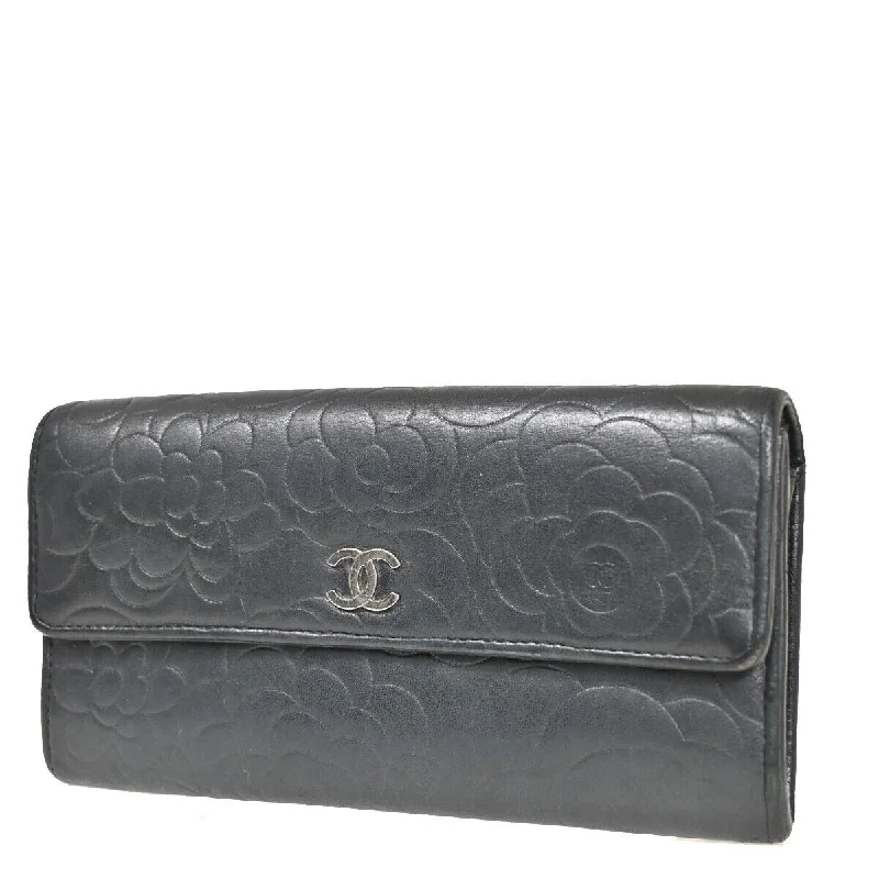 Chanel Camélia  Leather Wallet  (Pre-Owned)