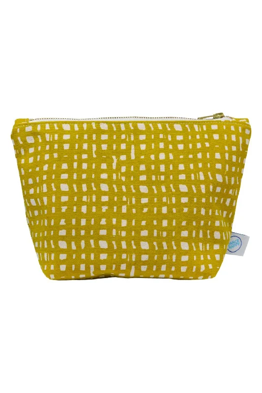 Women's Ivy Cosmetic Bag In Golden Flax
