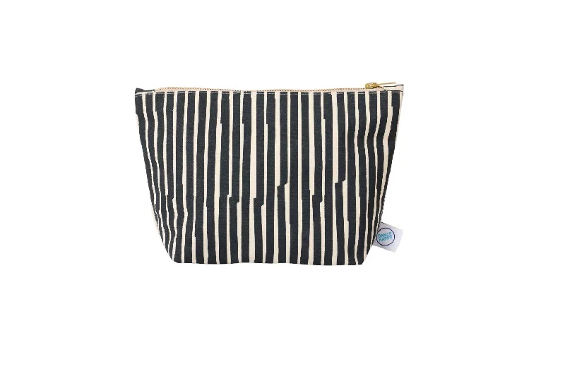 Women's Lines Cosmetic Bag In Muted Black (Slate)
