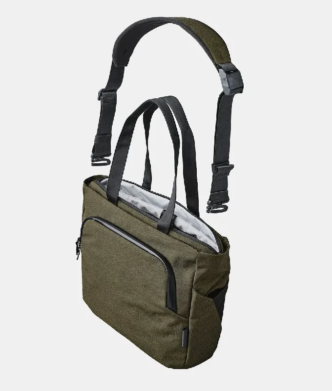 TSA - compliant travel bag with built - in combination lock for airport securityAlpaka Bravo Tote TSA - compliant travel bag with built - in combination lock for airport securityAlpaka Bravo Tote